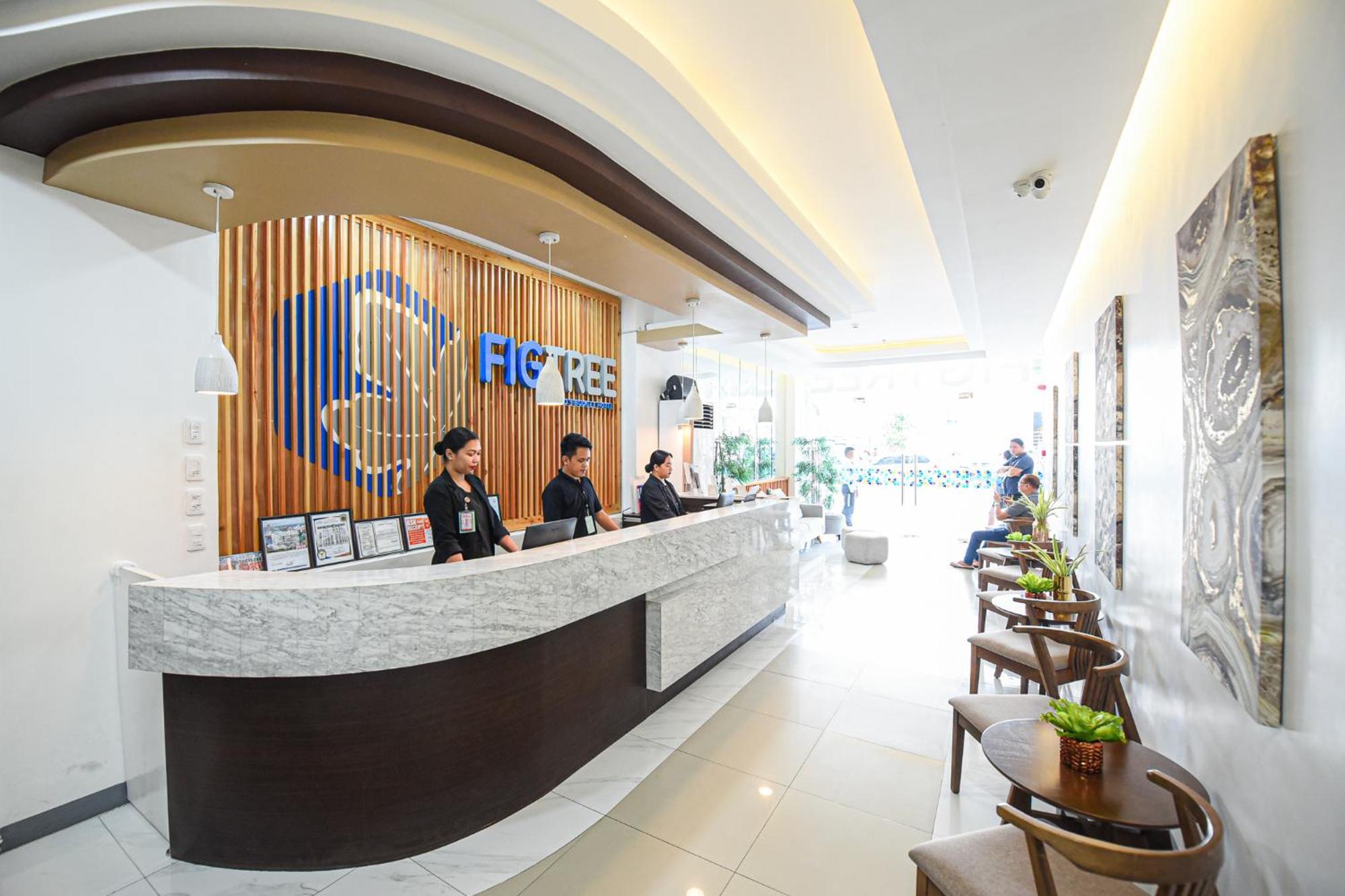 โรงแรมฟิกทรี อีโลอีโลซิตี้ ภายนอก รูปภาพ